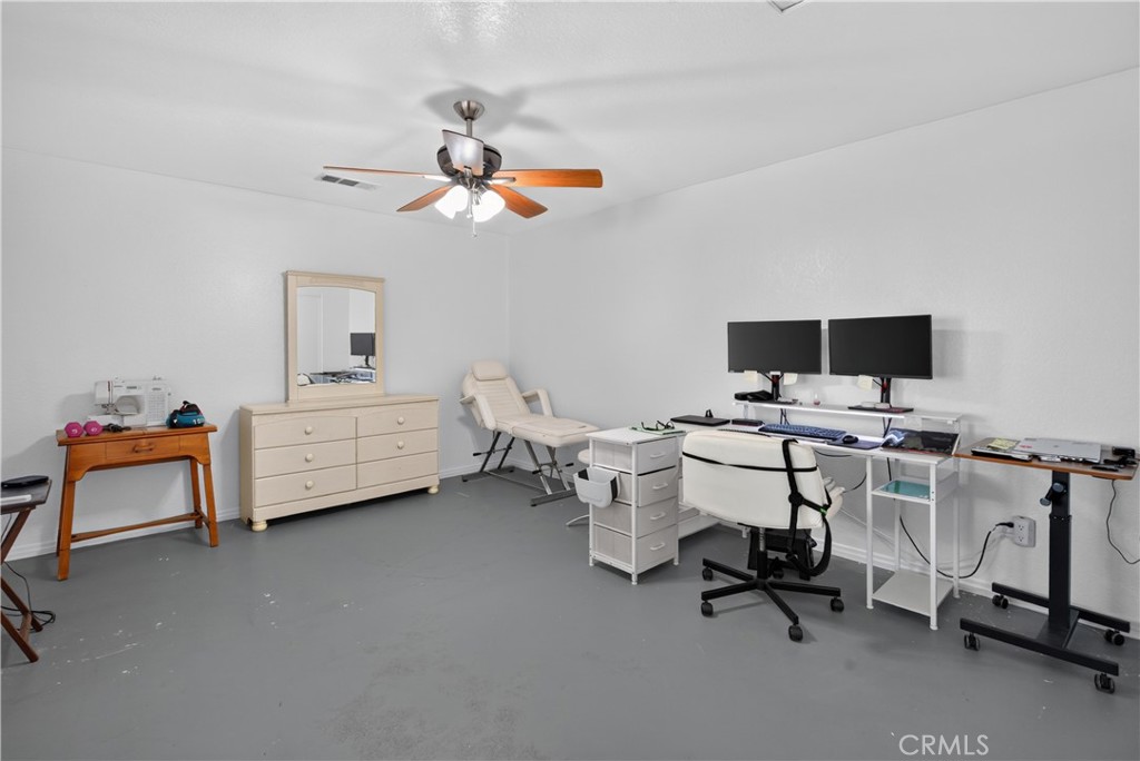 7447 Penwood Rd Property Photo 23