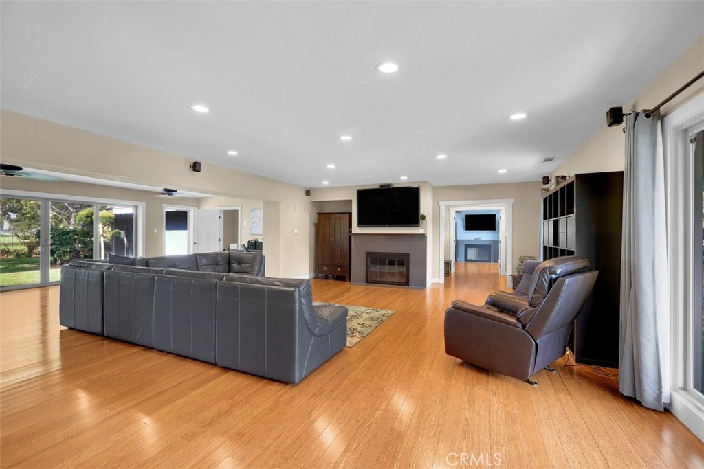 4140 Country Club Drive Property Photo 7