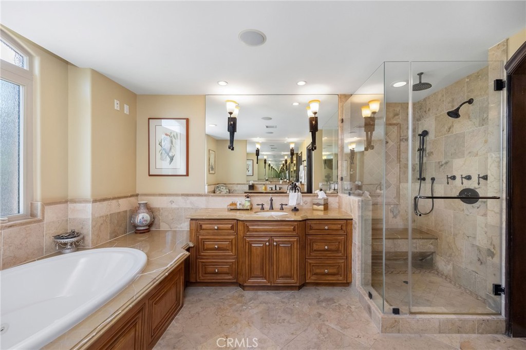 215 The Toledo Property Photo 26
