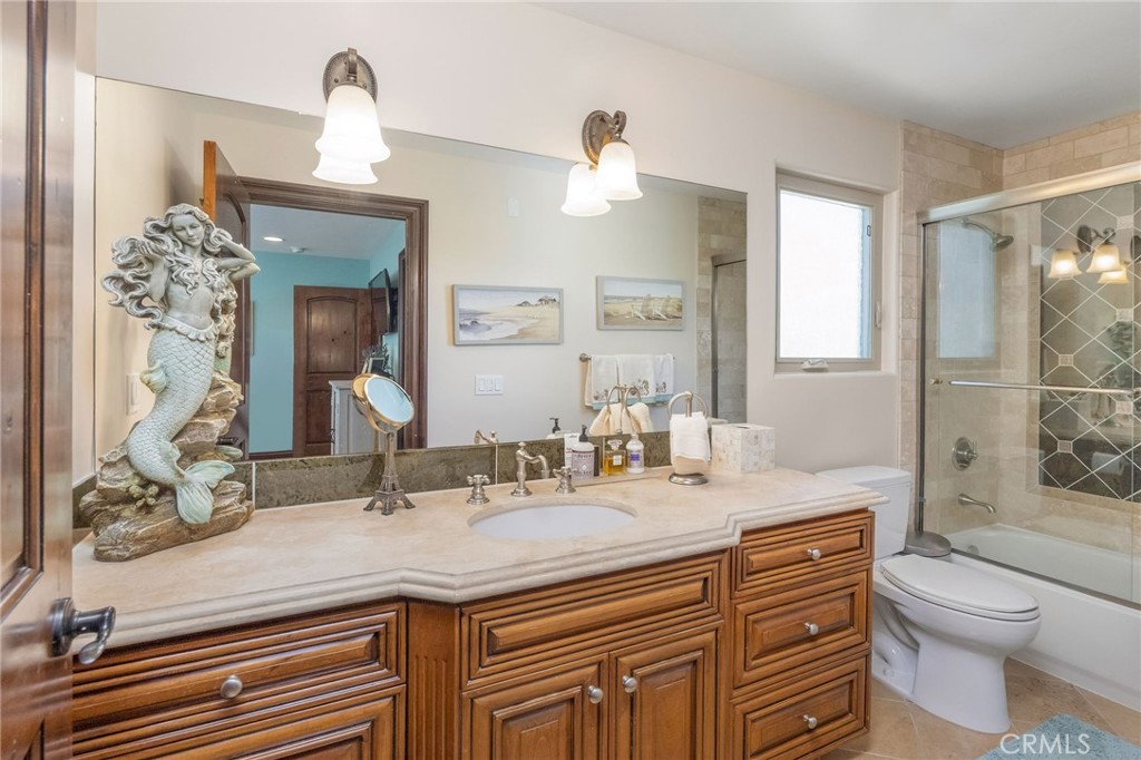 215 The Toledo Property Photo 32