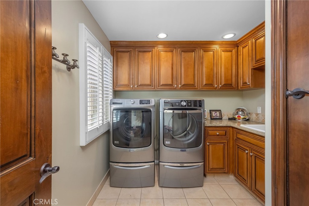 215 The Toledo Property Photo 34