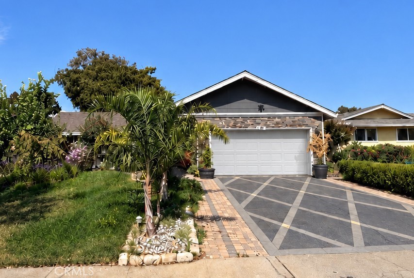 1370 Keri Property Photo 1