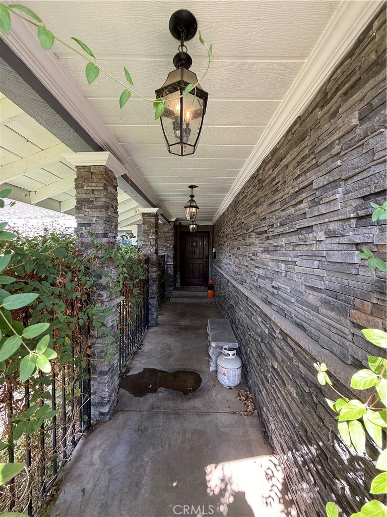 1370 Keri Property Photo 2