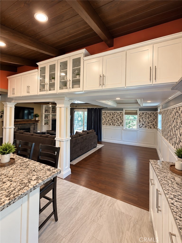 1370 Keri Property Photo 4