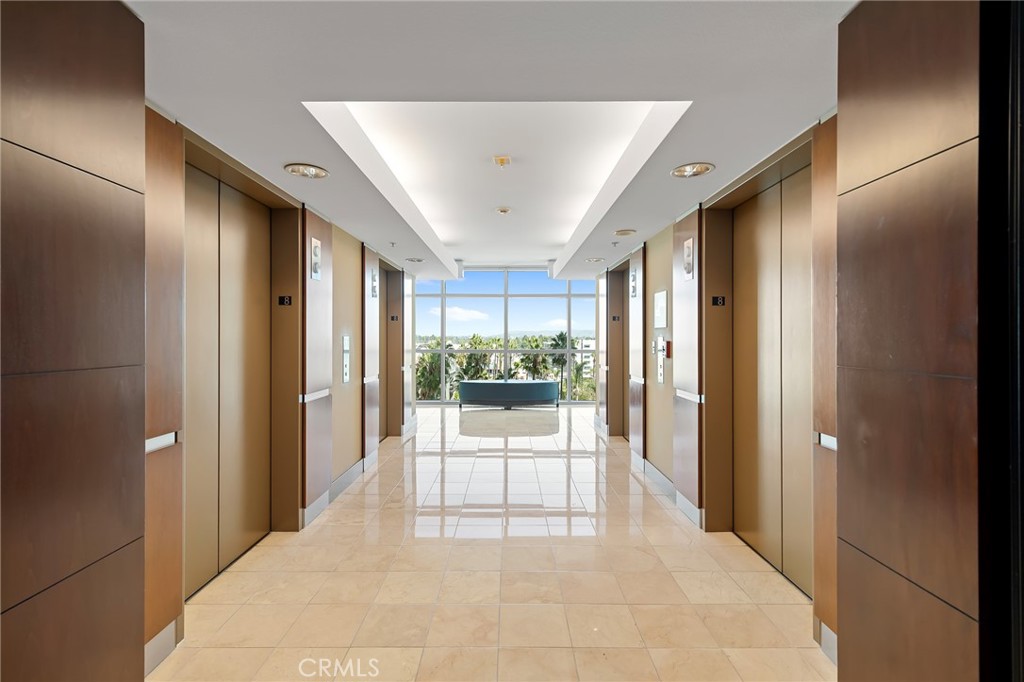 13700 Marina Pointe Property Photo 1