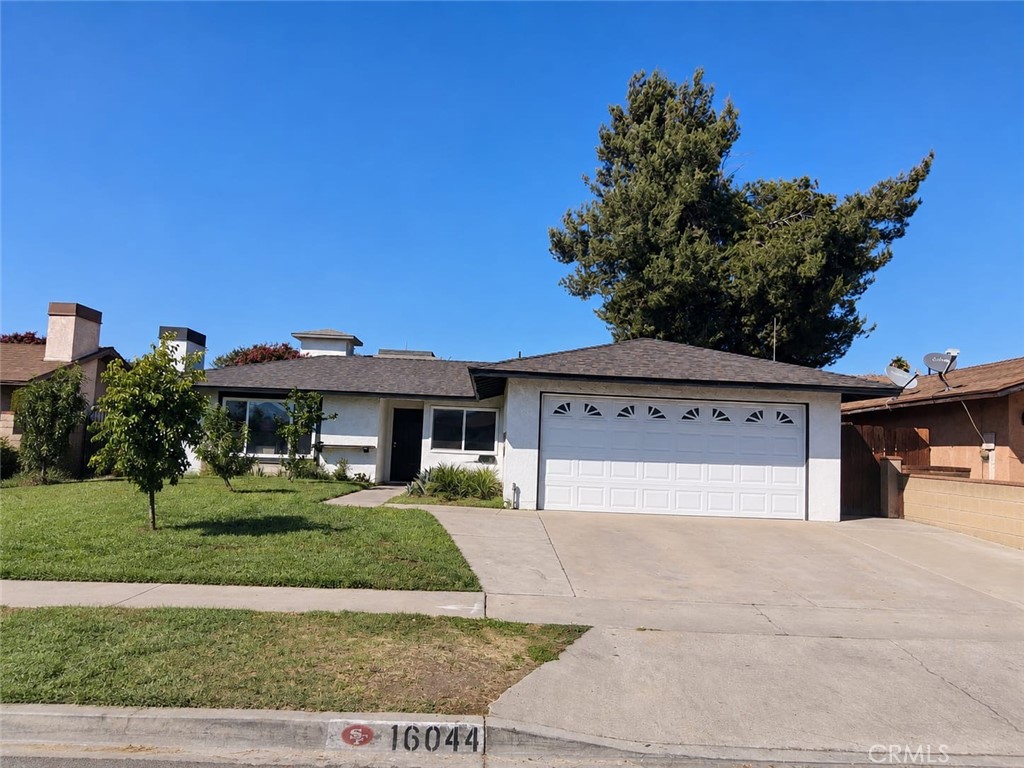 16044 Hawthorne Property Photo 1
