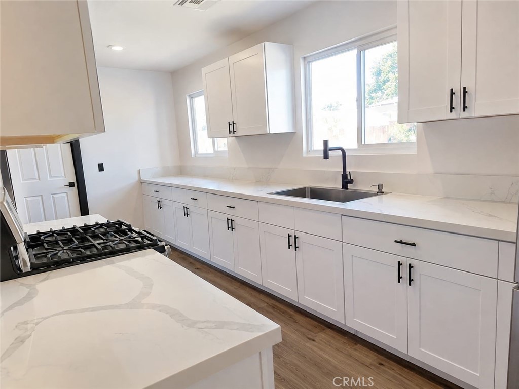 16044 Hawthorne Property Photo 3
