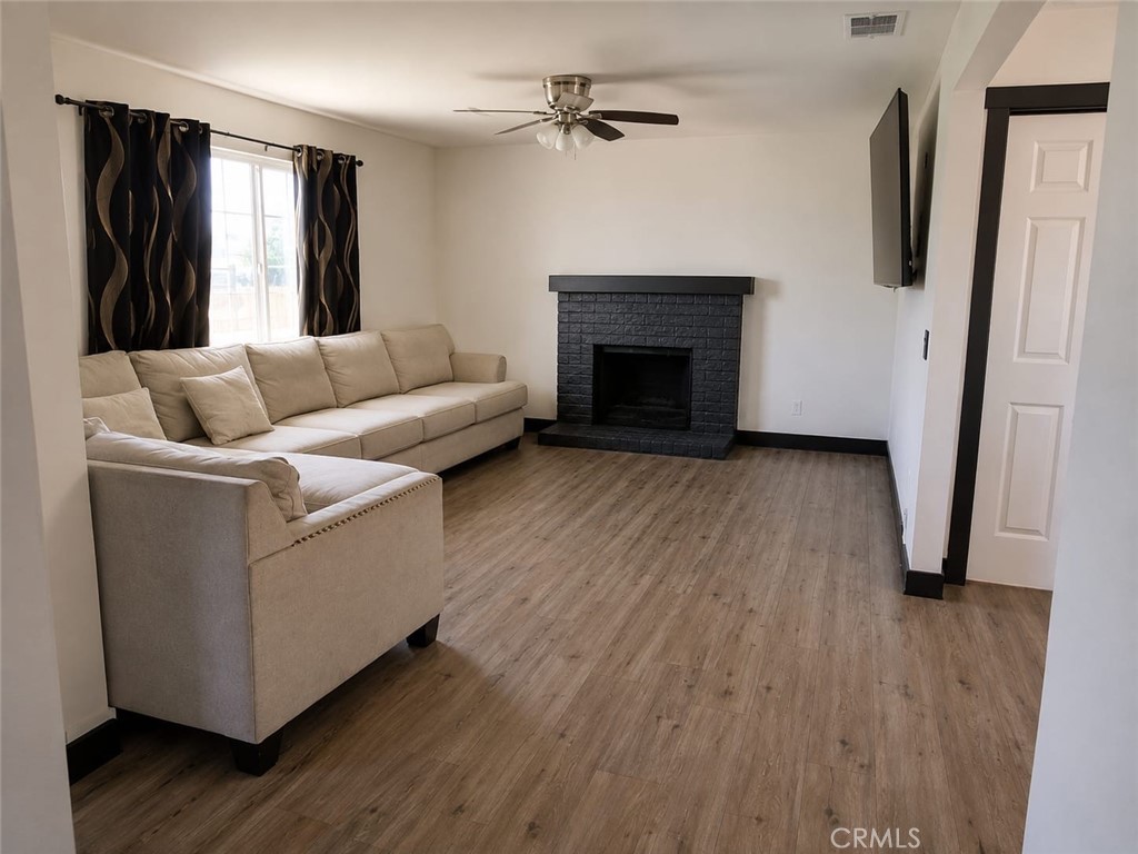 16044 Hawthorne Property Photo 5