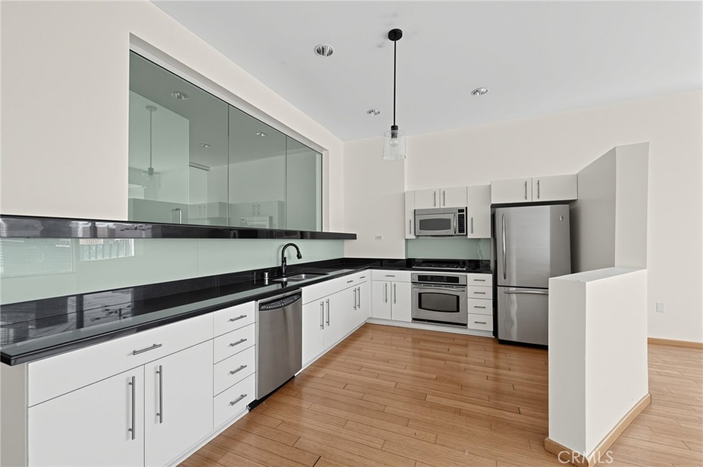 1100 Wilshire Boulevard 2207 Property Photo 10
