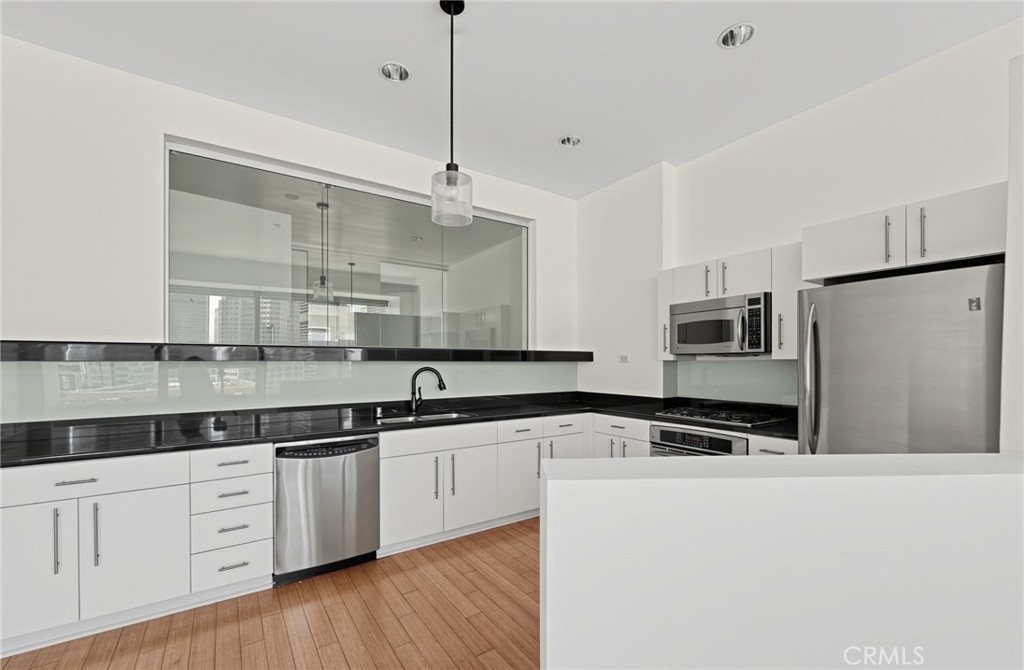 1100 Wilshire Boulevard 2207 Property Photo 16