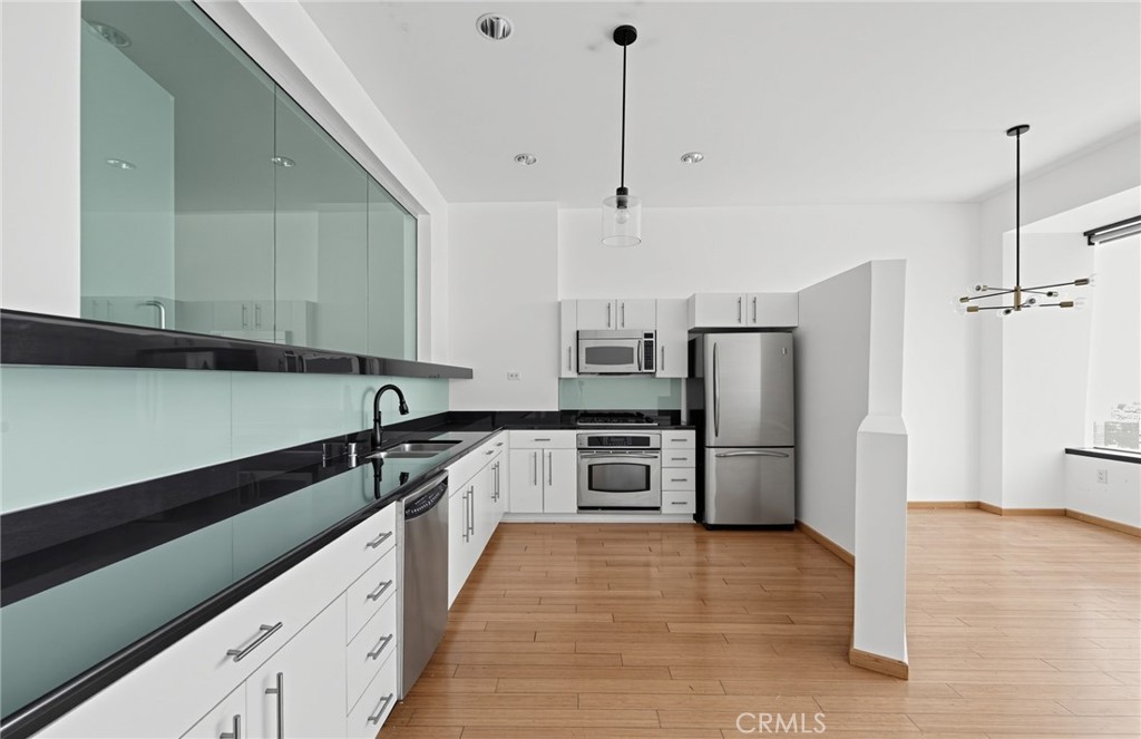 1100 Wilshire Boulevard 2207 Property Photo 17