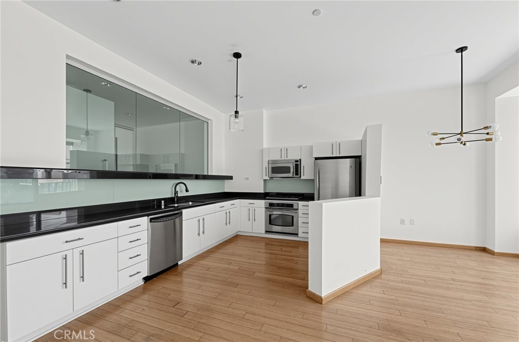 1100 Wilshire Boulevard 2207 Property Photo 18