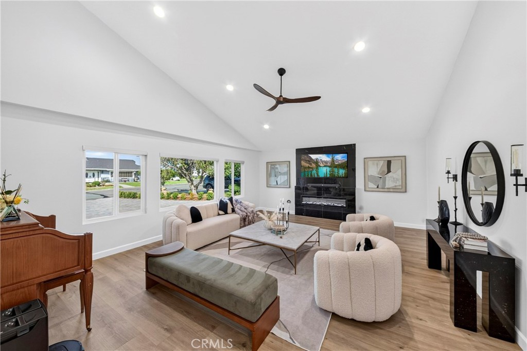 5380 Lockhaven Property Photo 4