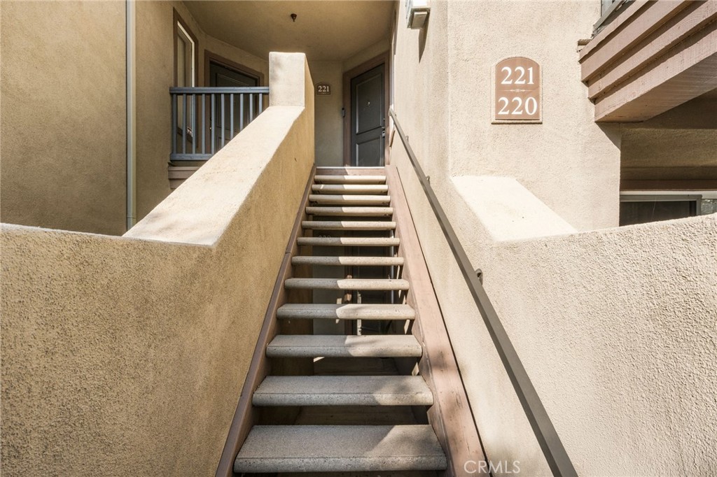 2800 Keller Drive 221 Property Photo 2