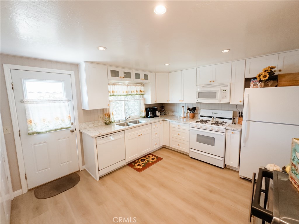 18601 Newland Street 59 Property Photo 16