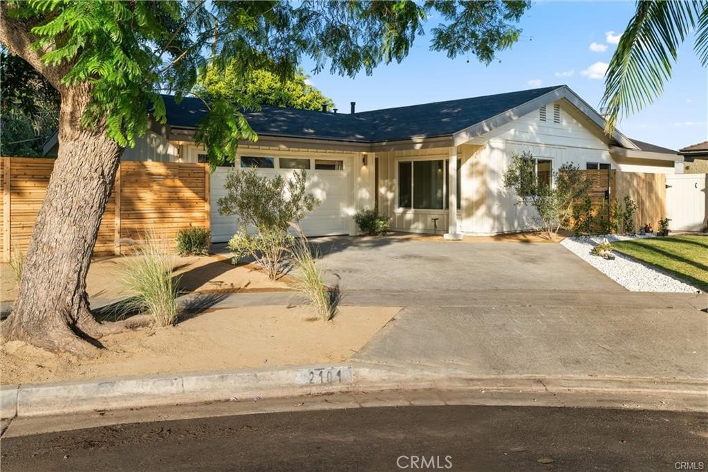 2101 N Hathaway Property Photo 6