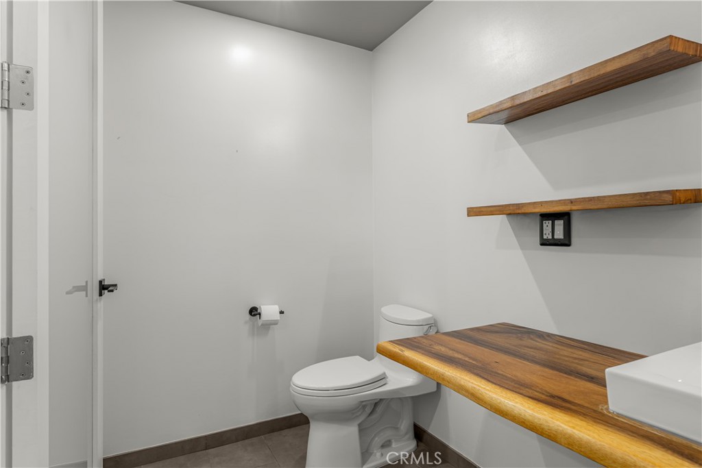 433 Pine Avenue 100 Property Photo 14