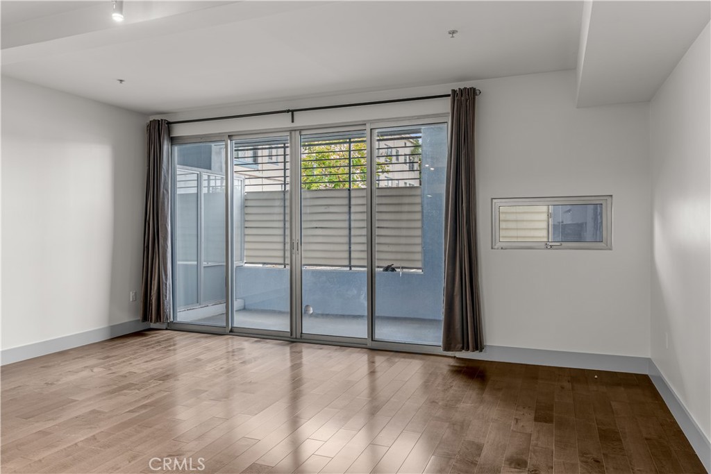 433 Pine Avenue 100 Property Photo 24