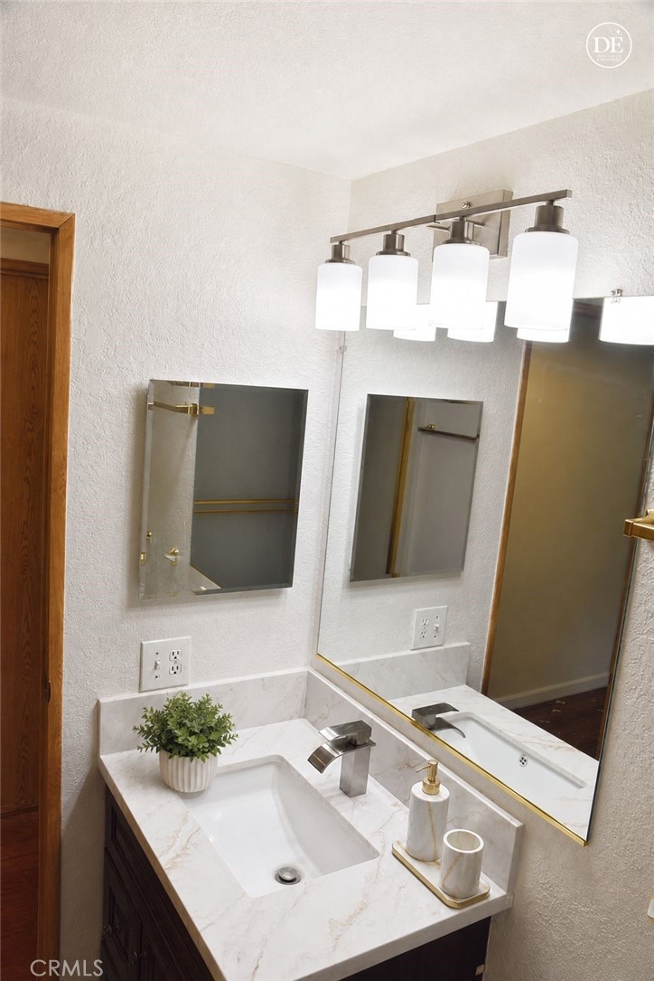 1201 W Valencia Drive 97 Property Photo 10
