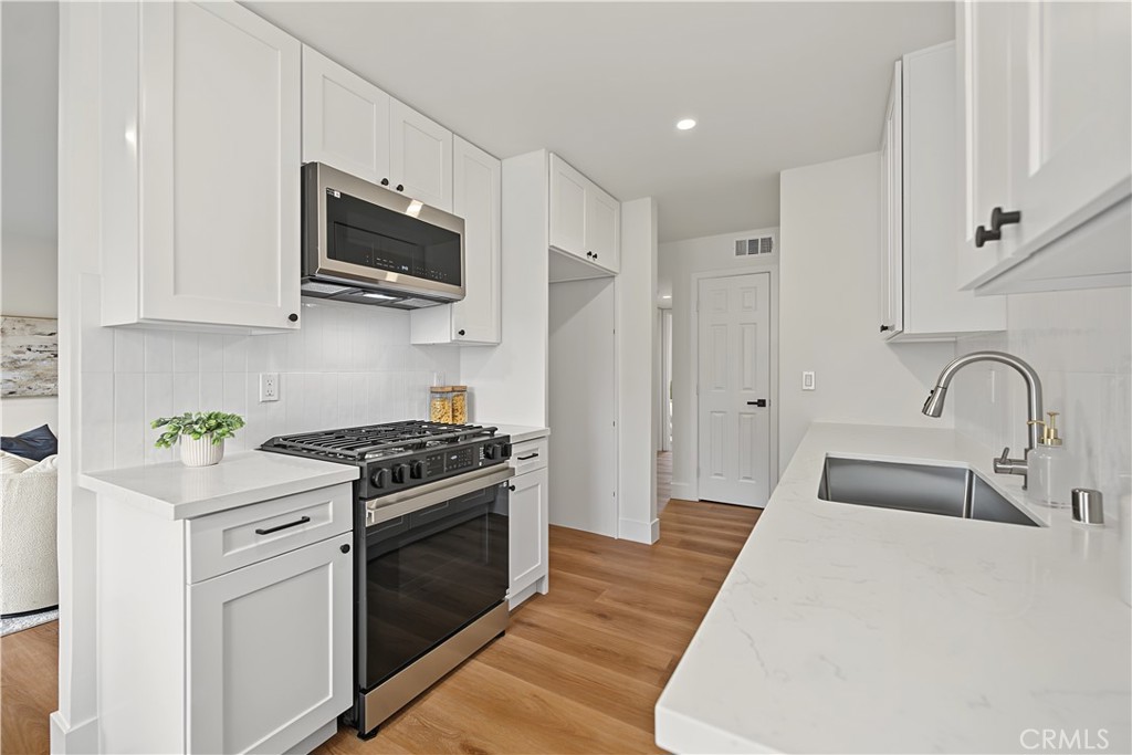 700 W La Veta Avenue N5 Property Photo 6