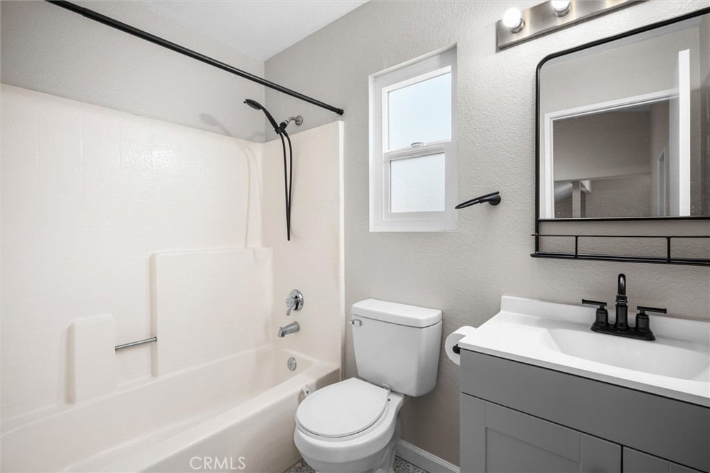 39752 Oak Cliff Drive Property Photo 32