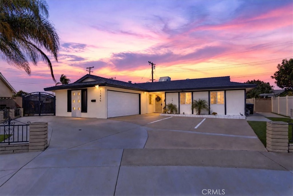 11841 Garnet Property Photo 1