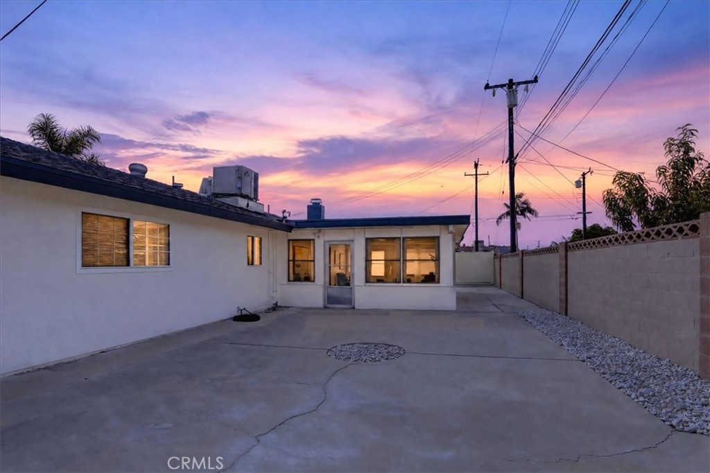 11841 Garnet Property Photo 2
