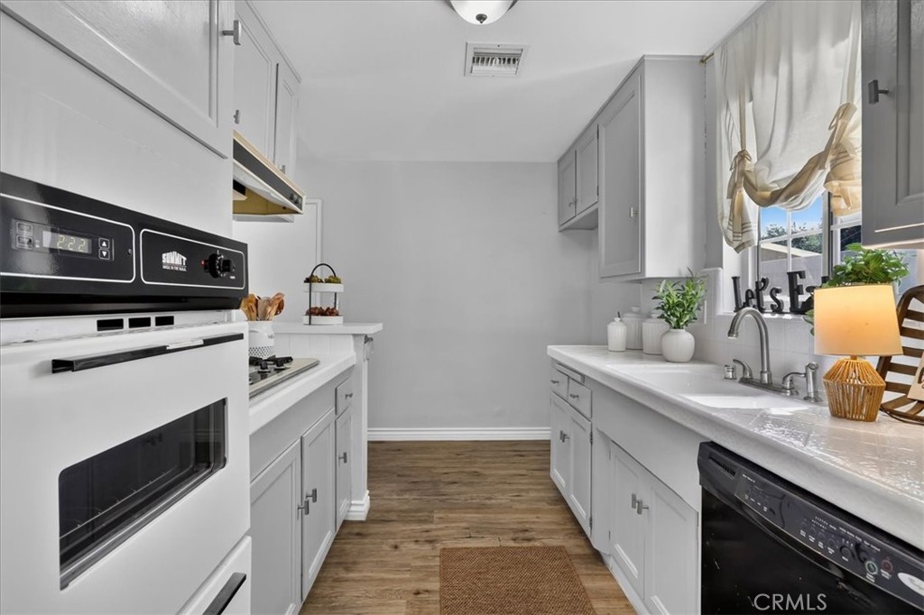 11841 Garnet Property Photo 11