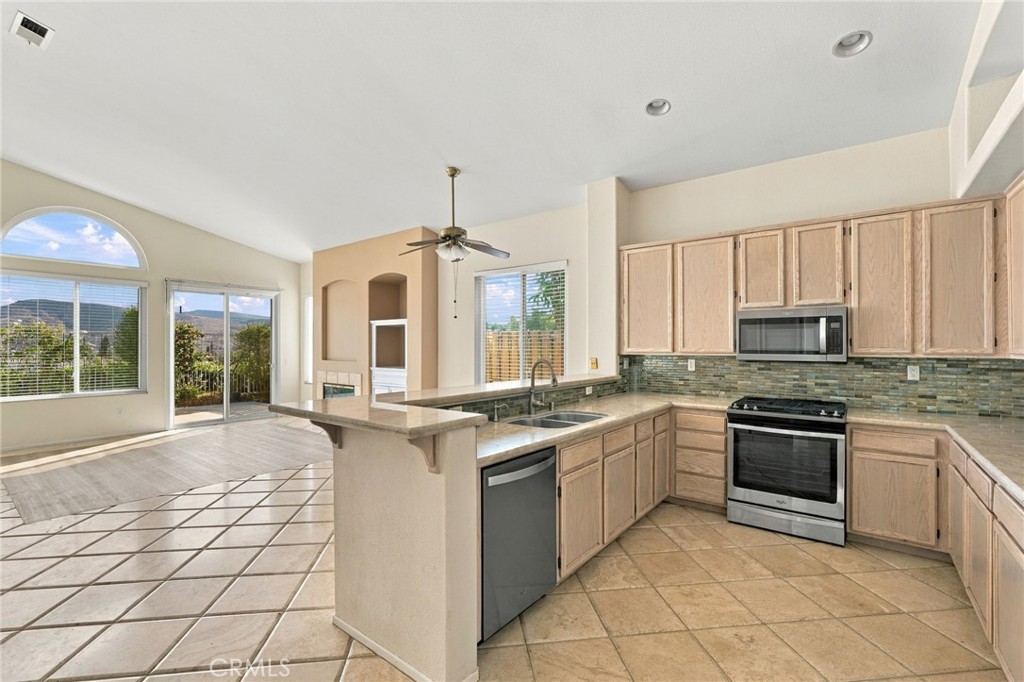 22810 Mountain Ash Property Photo 13