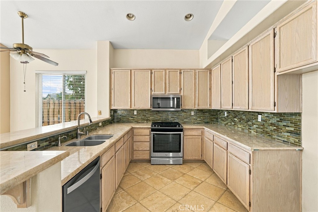 22810 Mountain Ash Property Photo 14