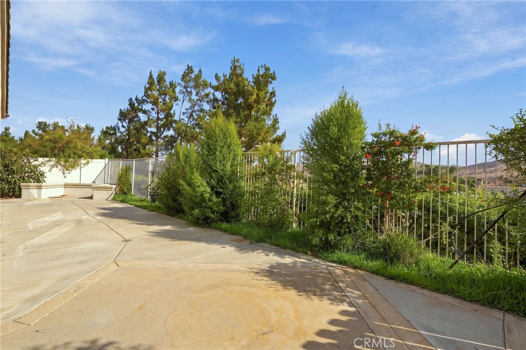 22810 Mountain Ash Property Photo 41