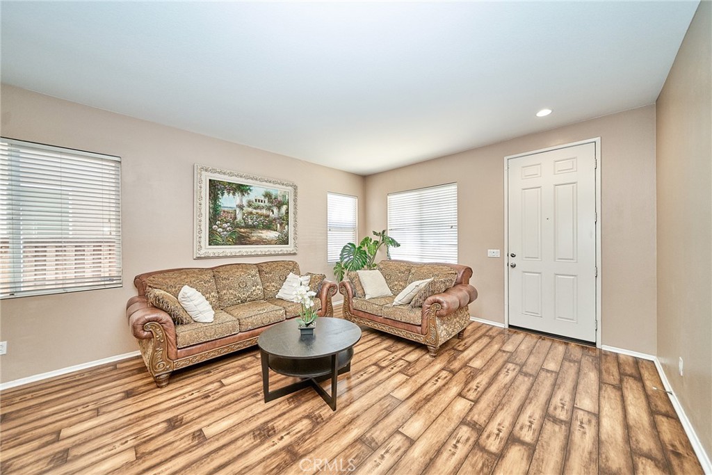 10249 Jennifer Property Photo 4
