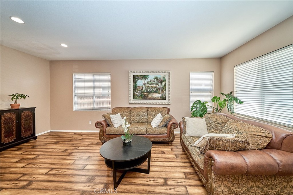 10249 Jennifer Property Photo 5
