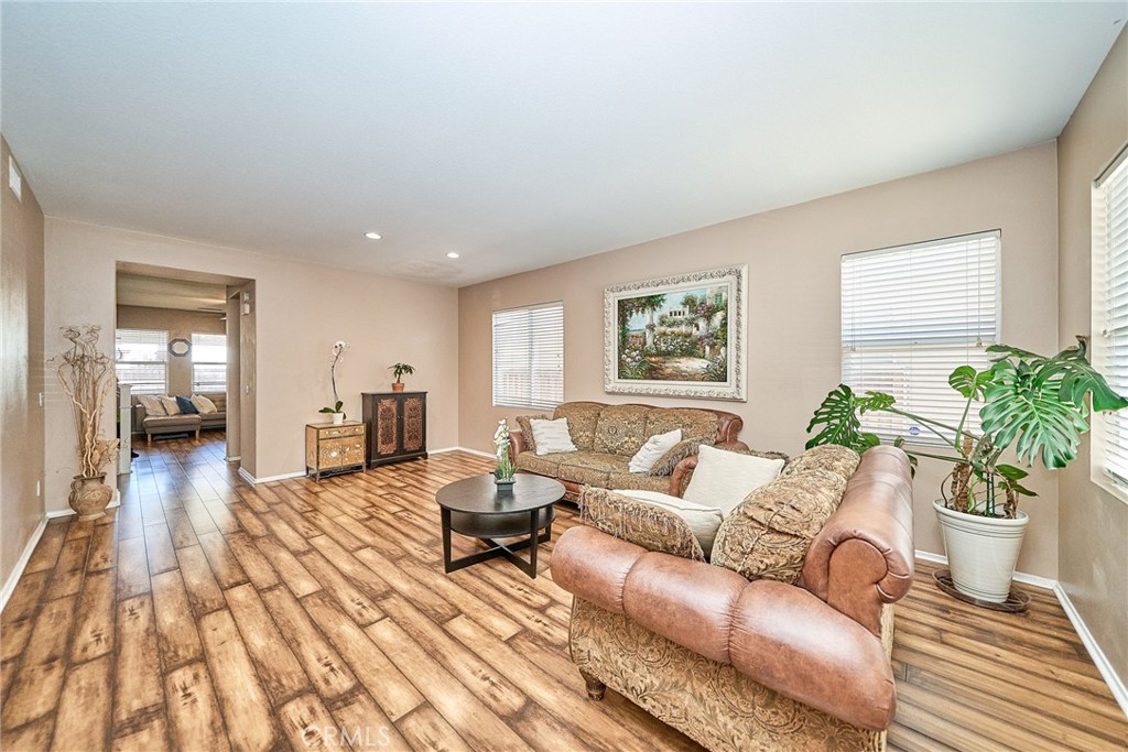 10249 Jennifer Property Photo 6