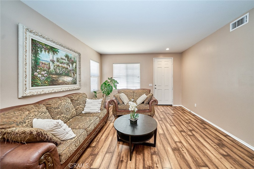 10249 Jennifer Property Photo 7