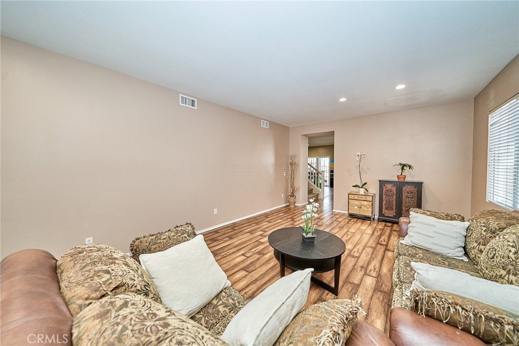 10249 Jennifer Property Photo 8