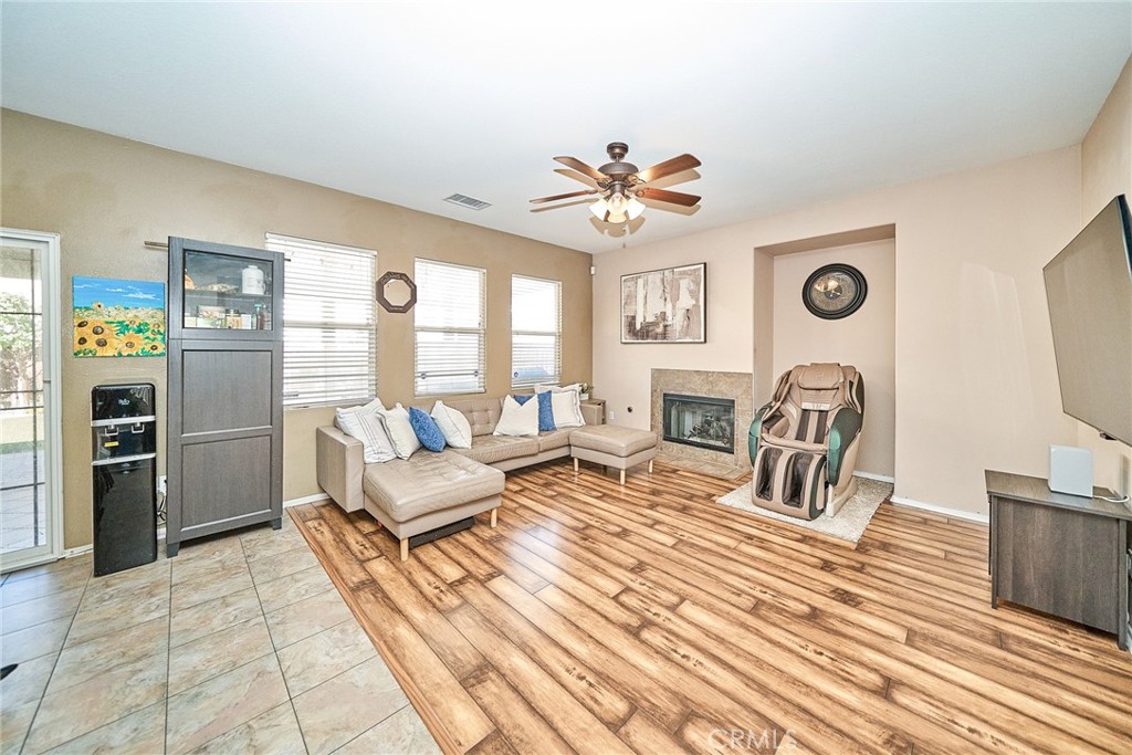 10249 Jennifer Property Photo 10