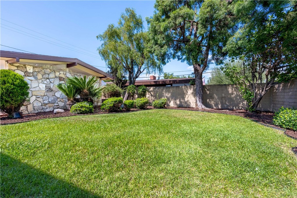 3327 Karen Property Photo 2