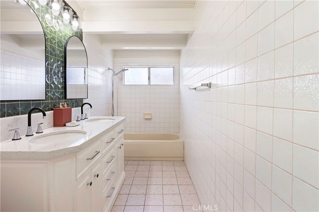 3327 Karen Property Photo 18