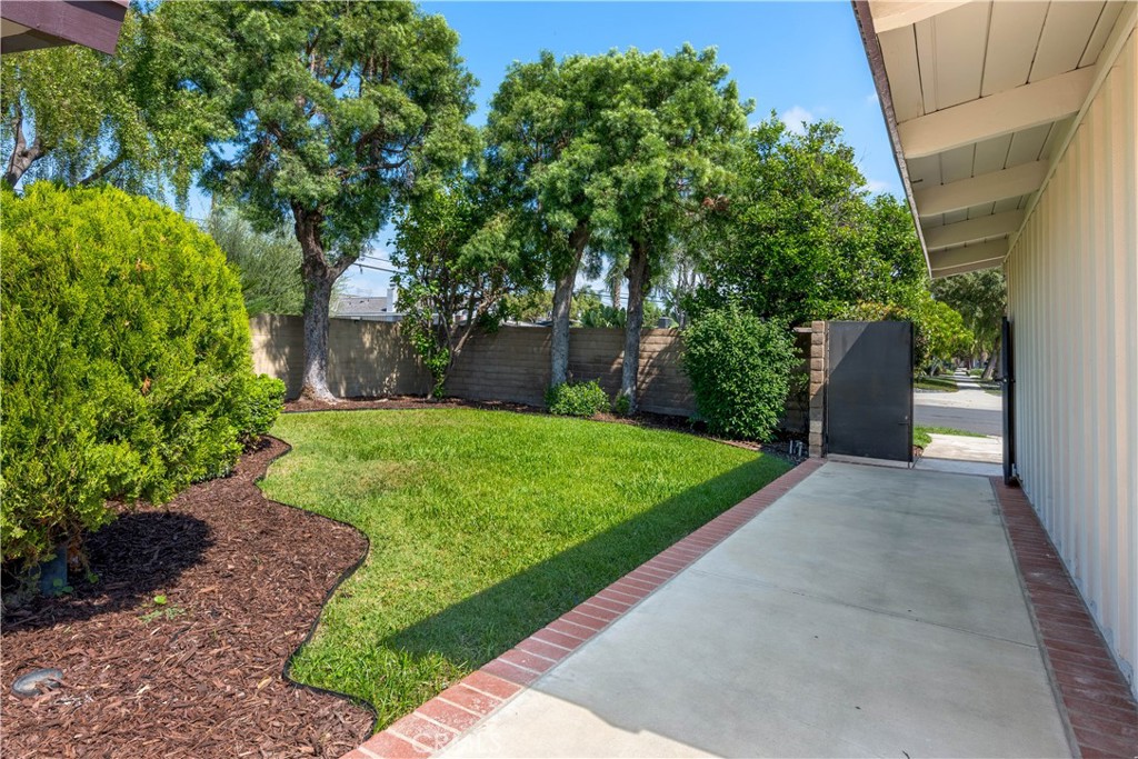 3327 Karen Property Photo 23