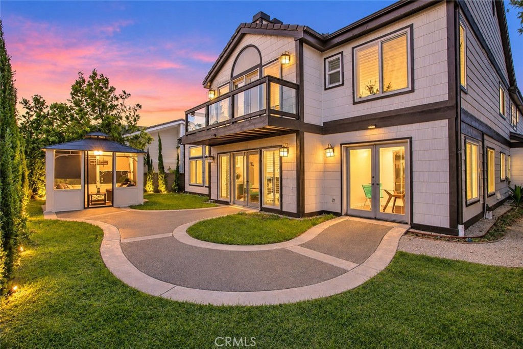 6 Mahogany Property Photo 2