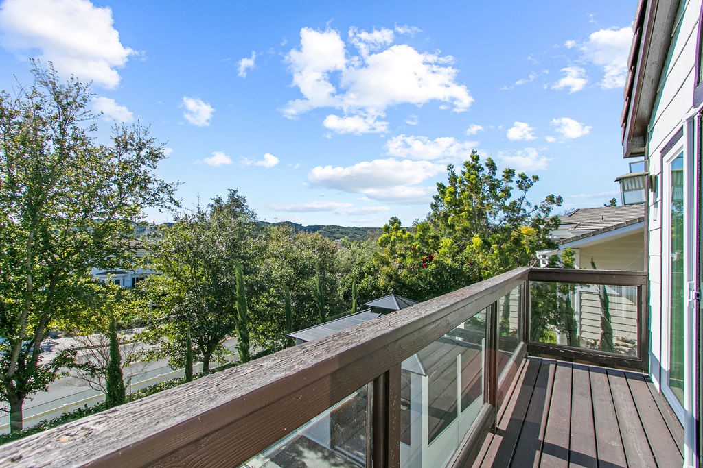 6 Mahogany Property Photo 24
