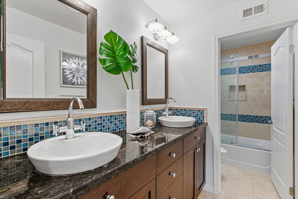 6 Mahogany Property Photo 26