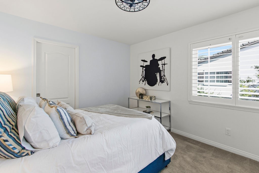 6 Mahogany Property Photo 32