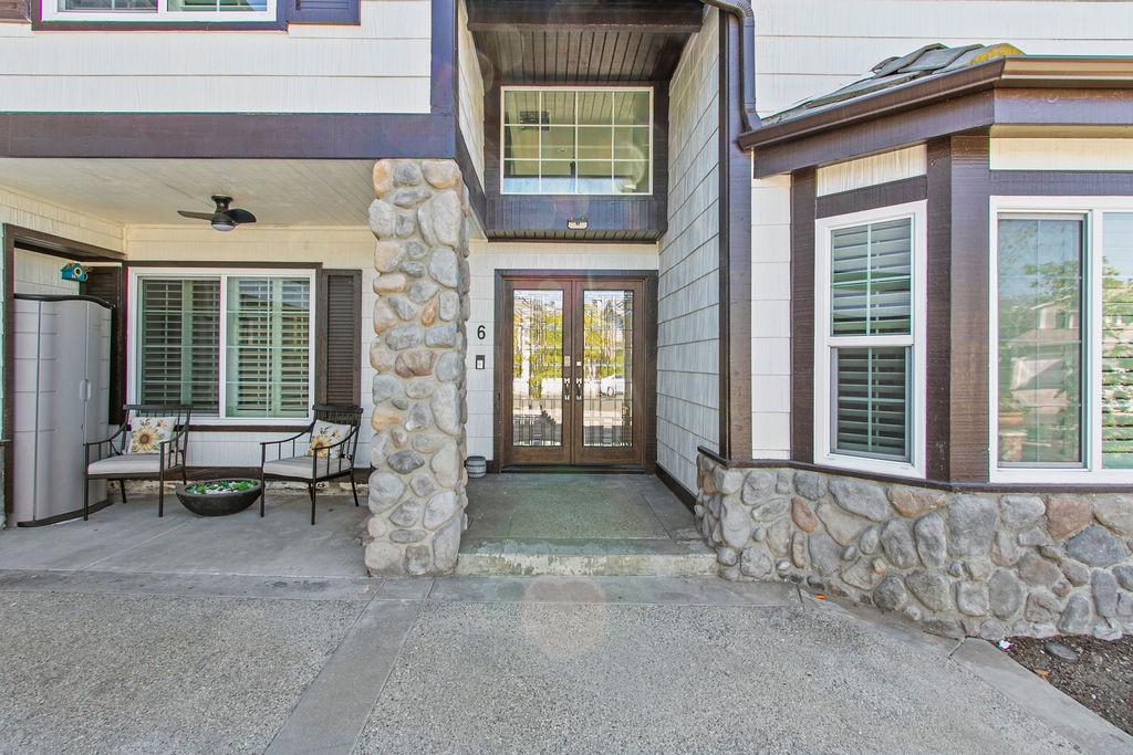 6 Mahogany Property Photo 52