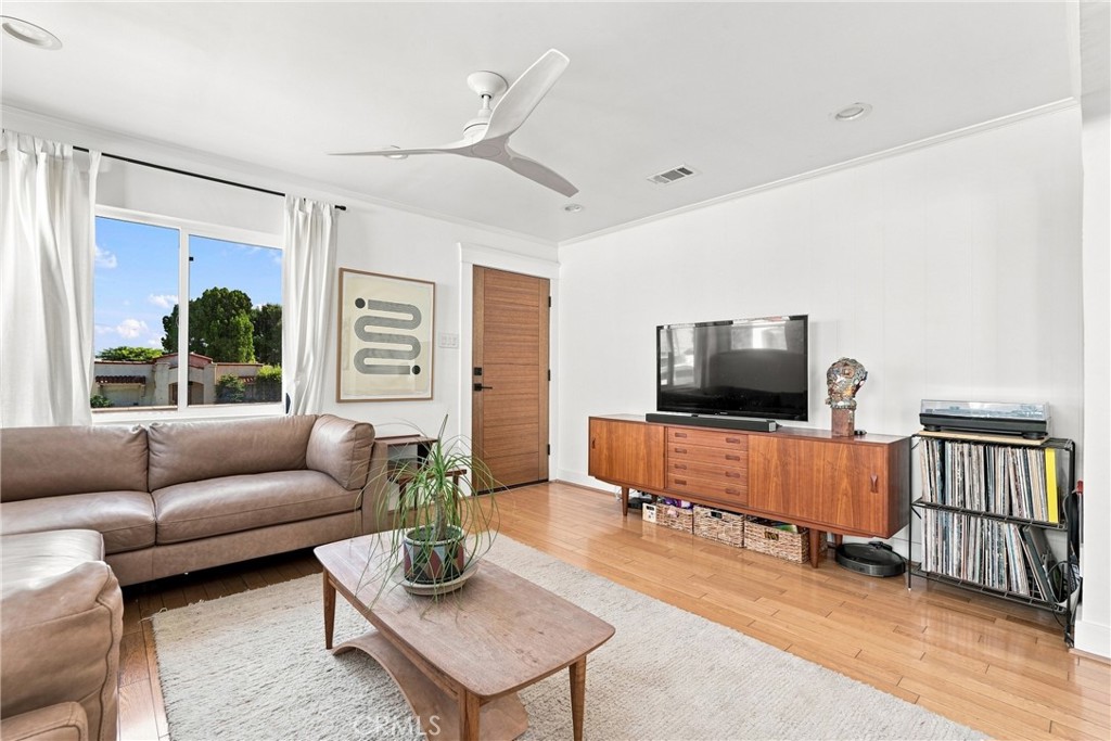 3855 E Wilton Property Photo 5