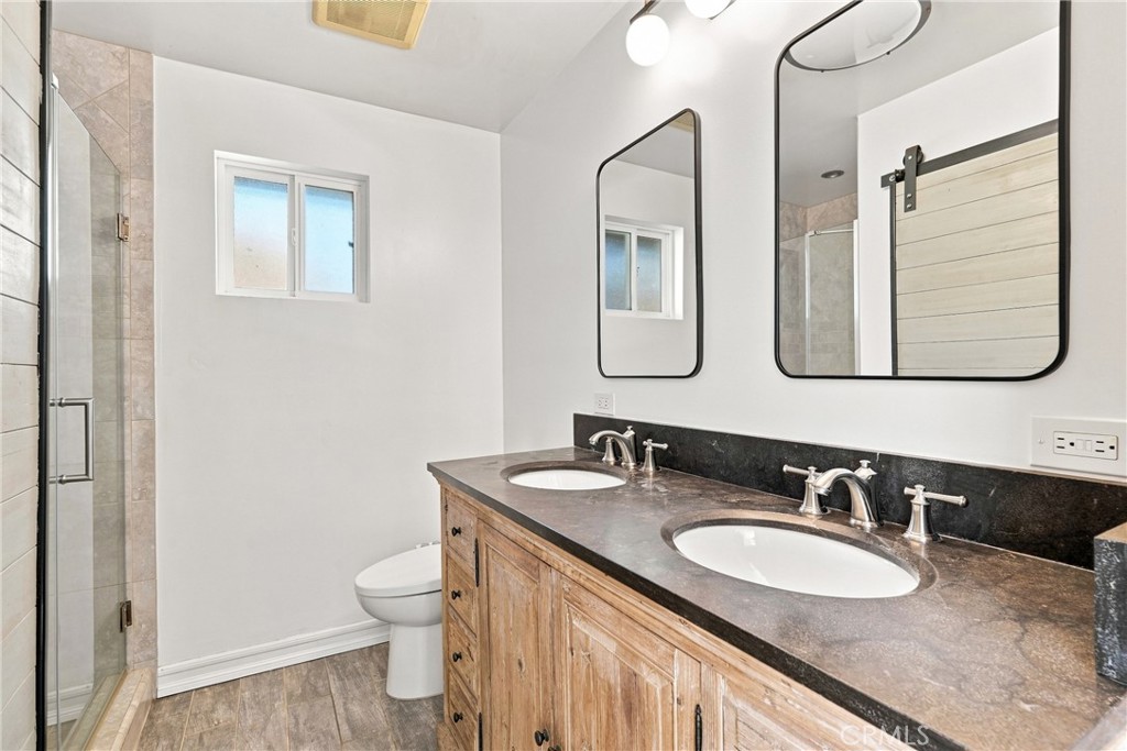 3855 E Wilton Property Photo 27