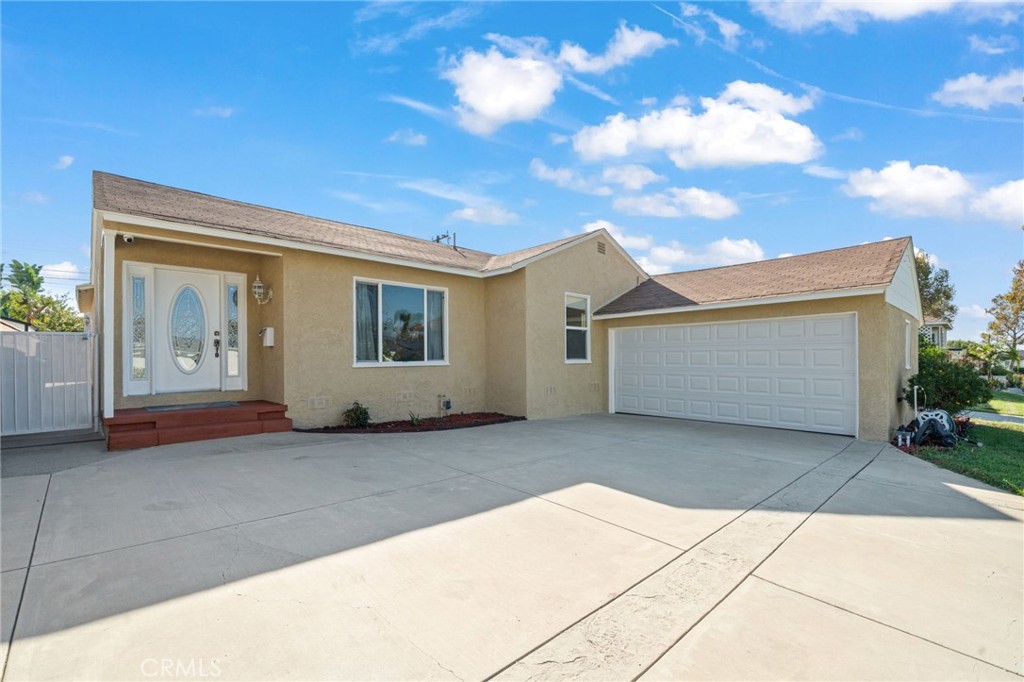 14426 Cerecita Property Photo 3