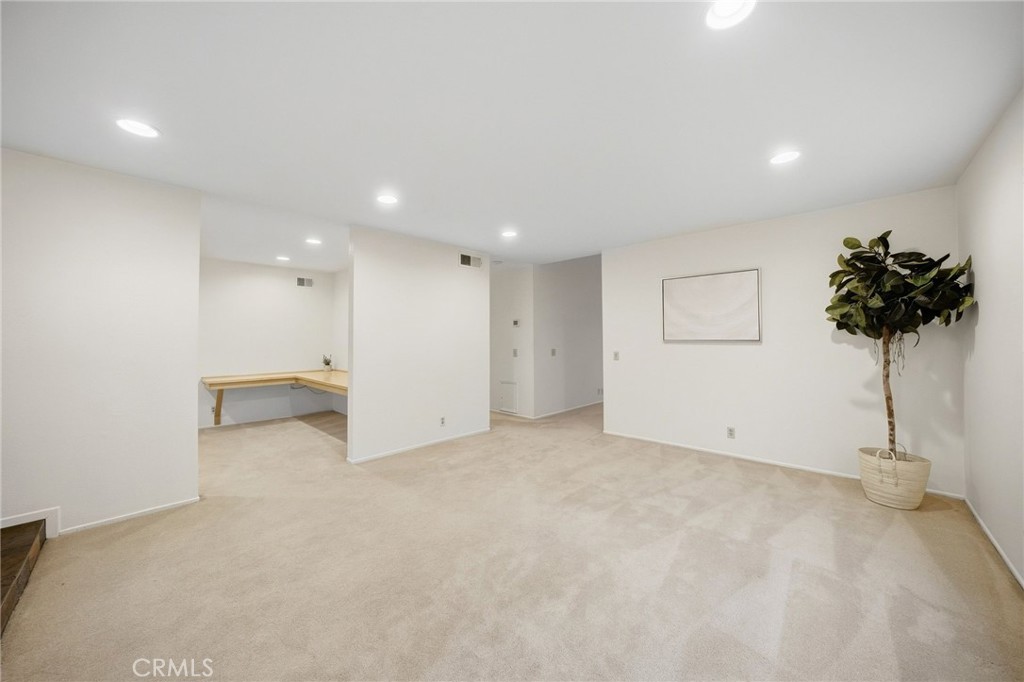 226 Plum Property Photo 5