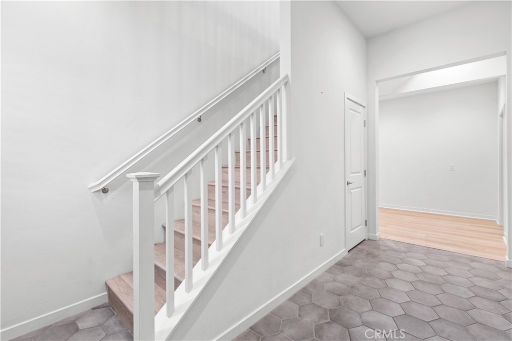 604 White Oaks Property Photo 3